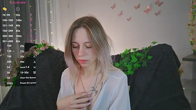 NyxaThorn online show from 2, 2, 2026