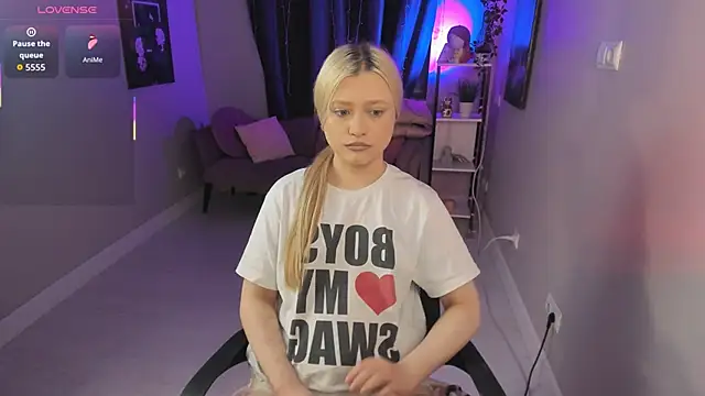 Millie Vanillies online show from 9, 10, 2025