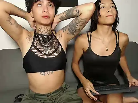 Snapshot of ParisAndVi chatting on 17, 10, 2025 ParisAndVi online show from 17, 10, 2025