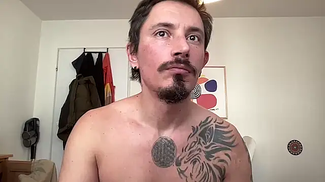 Snapshot of sunZfun chatting on 5, 11, 2025 sunZfun online show from 5, 11, 2025