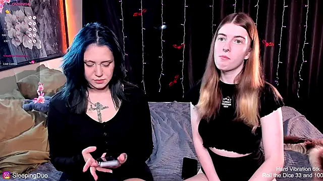 Snapshot of Threesomebabes chatting on 6, 11, 2025 Threesomebabes online show from 6, 11, 2025