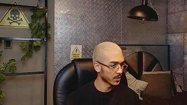 Snapshot of MarcusRain_ chatting on 5, 2, 2026 MarcusRain online show from 5, 2, 2026