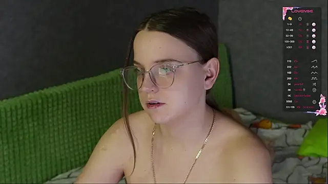 Snapshot of Violetwin chatting on 6, 3, 2026 Violetwin online show from 6, 3, 2026