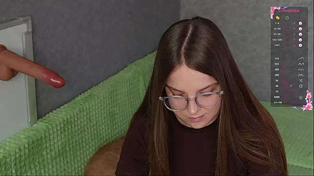 Snapshot of Violetwin chatting on 7, 3, 2026 Violetwin online show from 7, 3, 2026