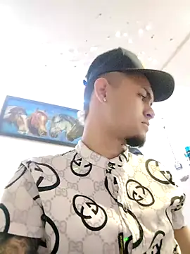 Snapshot of gaeldavid chatting on 8, 11, 2025 gaeldavid online show from 8, 11, 2025