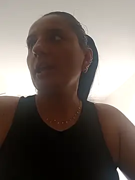 Snapshot of Titiss8921 chatting on 11, 9, 2025 Titiss8921 online show from 11, 9, 2025