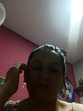 Snapshot of Titiss8921 chatting on 4, 10, 2025 Titiss8921 online show from 4, 10, 2025