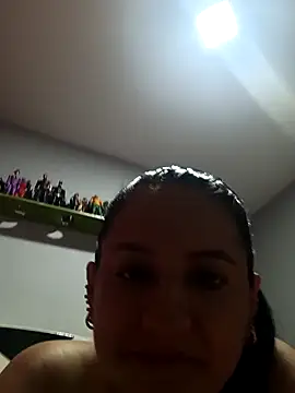 Snapshot of Titiss8921 chatting on 5, 10, 2025 Titiss8921 online show from 5, 10, 2025