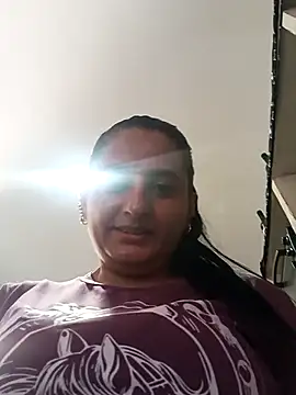 Snapshot of Titiss8921 chatting on 17, 10, 2025 Titiss8921 online show from 17, 10, 2025