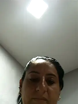 Snapshot of Titiss8921 chatting on 25, 10, 2025 Titiss8921 online show from 25, 10, 2025