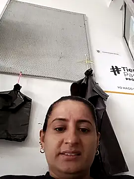 Snapshot of Titiss8921 chatting on 27, 10, 2025 Titiss8921 online show from 27, 10, 2025