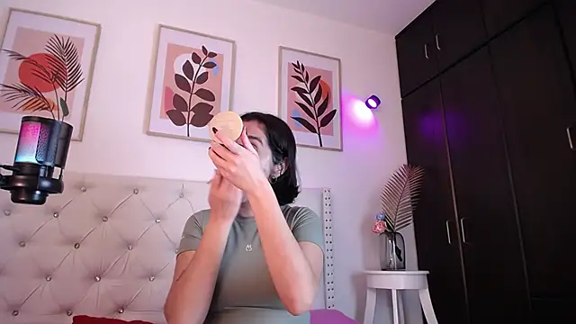 Snapshot of barbyehot chatting on 23, 11, 2025 barbyehot online show from 23, 11, 2025