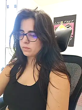 Snapshot of CutteGirl99 chatting on 10, 10, 2025 CutteGirl99 online show from 10, 10, 2025
