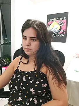 Snapshot of CutteGirl99 chatting on 15, 10, 2025 CutteGirl99 online show from 15, 10, 2025