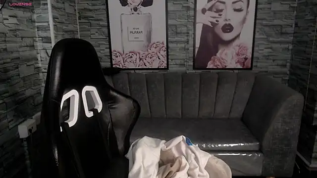 Shizuko b online show from 30, 9, 2025