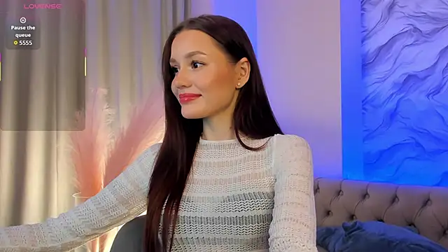 Snapshot of Aria_Mila chatting on 20, 11, 2025 Aria Mila online show from 20, 11, 2025