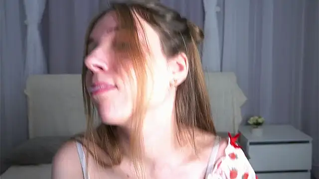 Snapshot of KarriBrownd chatting on 18, 12, 2025 KarriBrownd online show from 18, 12, 2025