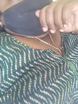 Snapshot of Tamilreethu chatting on 9, 11, 2025 Tamilreethu online show from 9, 11, 2025