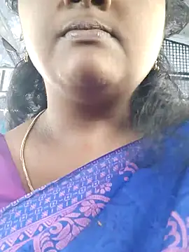 Snapshot of Tamilreethu chatting on 18, 11, 2025 Tamilreethu online show from 18, 11, 2025