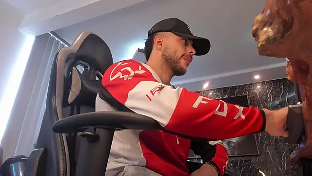 Camilo Watson online show from 23, 10, 2025