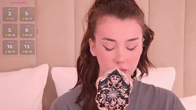 Snapshot of Nesolla chatting on 16, 3, 2026 Nesolla online show from 16, 3, 2026