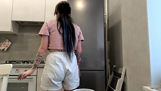 Snapshot of HighelikeGirl chatting on 2, 3, 2026 HighelikeGirl online show from 2, 3, 2026