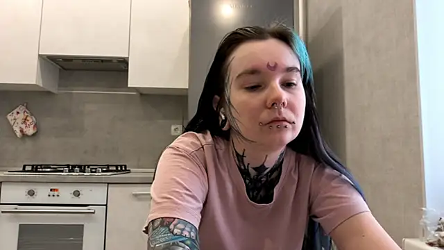 Snapshot of HighelikeGirl chatting on 5, 3, 2026 HighelikeGirl online show from 5, 3, 2026