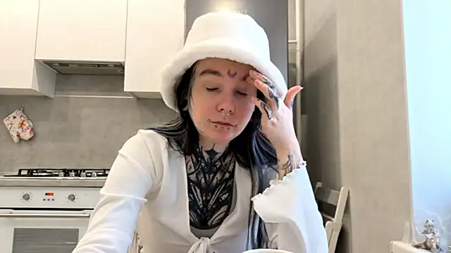 Snapshot of HighelikeGirl chatting on 6, 3, 2026 HighelikeGirl online show from 6, 3, 2026