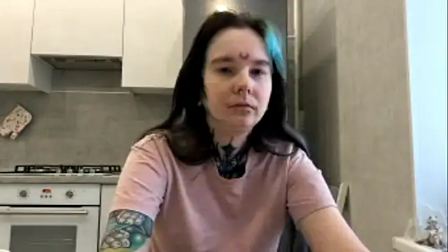 Snapshot of HighelikeGirl chatting on 9, 3, 2026 HighelikeGirl online show from 9, 3, 2026