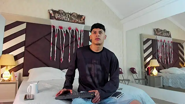 AngeloRogerss online show from 4, 10, 2025