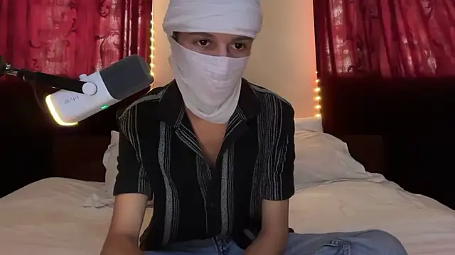 Snapshot of holydirt_luxeno1 chatting on 15, 9, 2025 holydirt luxeno1 online show from 15, 9, 2025