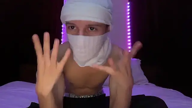 Snapshot of holydirt_luxeno1 chatting on 16, 9, 2025 holydirt luxeno1 online show from 16, 9, 2025