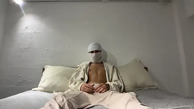 Snapshot of holydirt_luxeno1 chatting on 9, 3, 2026 holydirt luxeno1 online show from 9, 3, 2026