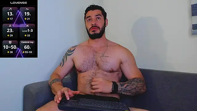 Snapshot of Drake_Cole chatting on 16, 12, 2025 Drake Cole online show from 16, 12, 2025