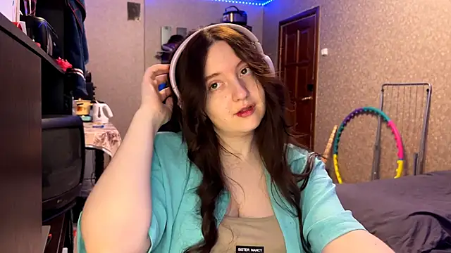 LauretteRagar online show from 10, 11, 2025