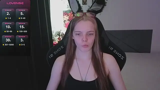 Snapshot of Luna_Navy chatting on 27, 10, 2025 Luna Navy online show from 27, 10, 2025