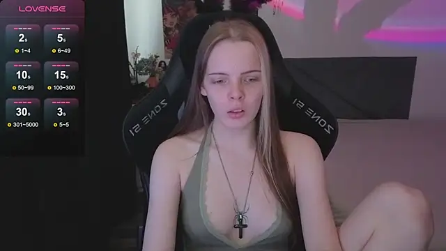 Snapshot of Luna_Navy chatting on 29, 11, 2025 Luna Navy online show from 29, 11, 2025