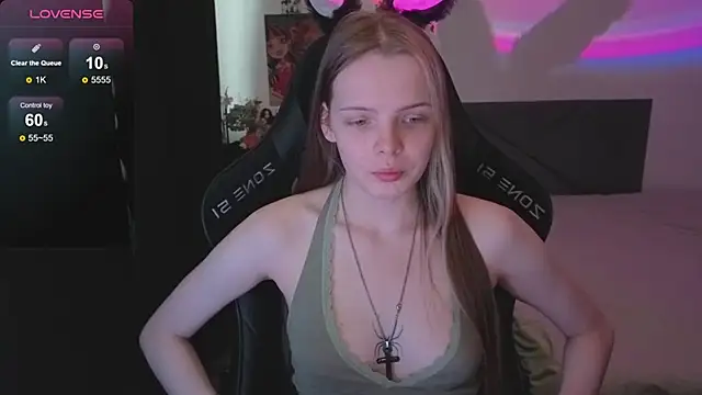 Snapshot of Luna_Navy chatting on 3, 12, 2025 Luna Navy online show from 3, 12, 2025