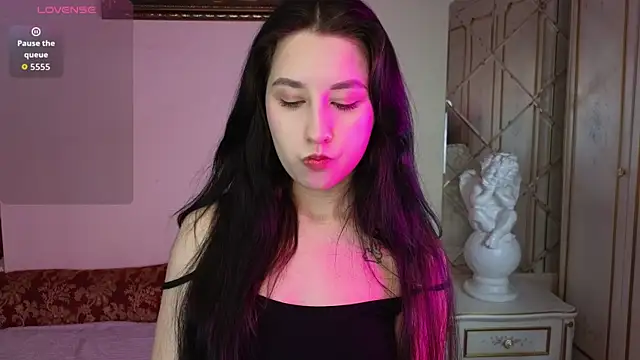 Eva Maller online show from 3, 12, 2025