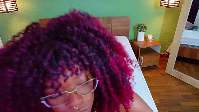 Snapshot of Chocolatte_dreams chatting on 10, 10, 2025 Chocolatte dreams online show from 10, 10, 2025