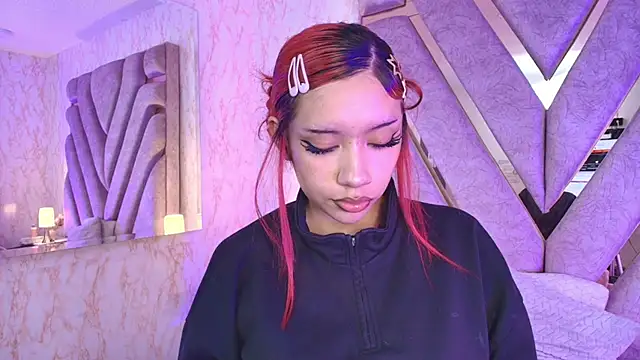 Snapshot of redd_pandaa chatting on 18, 11, 2025 redd pandaa online show from 18, 11, 2025