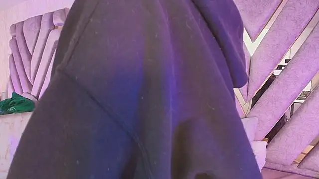 Snapshot of redd_pandaa chatting on 16, 12, 2025 redd pandaa online show from 16, 12, 2025