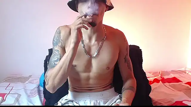 Snapshot of Daniel_laverde chatting on 4, 11, 2025 Daniel laverde online show from 4, 11, 2025