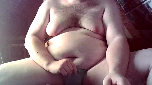 Snapshot of chubbyDavid1998 chatting on 6, 3, 2026 chubbyDavid1998 online show from 6, 3, 2026