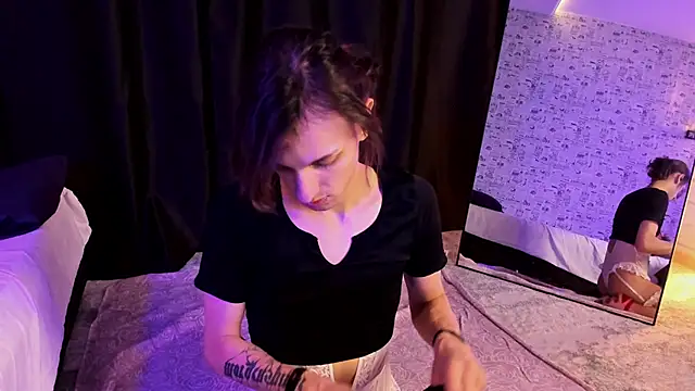 Anjela Botton online show from 13, 11, 2025