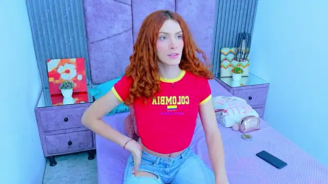 Snapshot of Emma_Lodge chatting on 10, 11, 2025 Emma Lodge online show from 10, 11, 2025