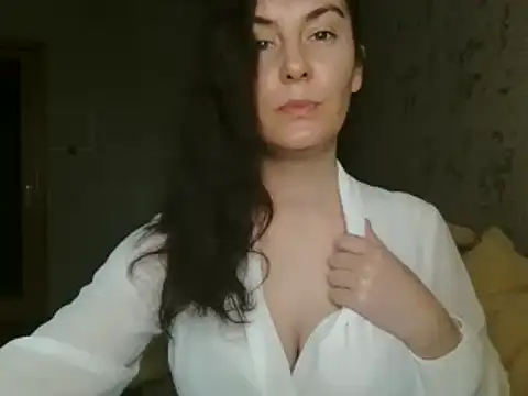 Snapshot of KatalinaQE chatting on 9, 10, 2025 KatalinaQE online show from 9, 10, 2025