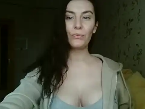 Snapshot of KatalinaQE chatting on 16, 10, 2025 KatalinaQE online show from 16, 10, 2025