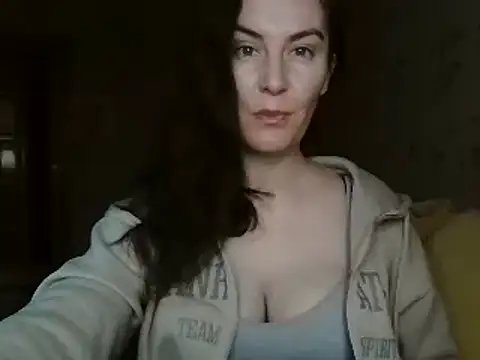 Snapshot of KatalinaQE chatting on 17, 10, 2025 KatalinaQE online show from 17, 10, 2025