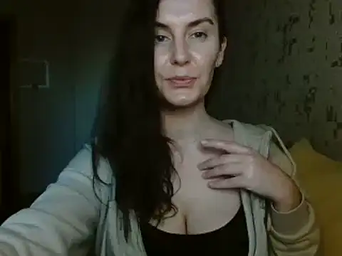 Snapshot of KatalinaQE chatting on 23, 10, 2025 KatalinaQE online show from 23, 10, 2025